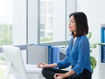 Yoga en la oficina: beneficios